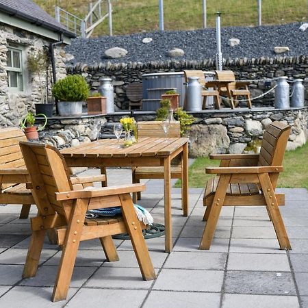 Finest Retreats - Moelis Granary - Luxury Cottage With Hot Tub Llandrillo Экстерьер фото