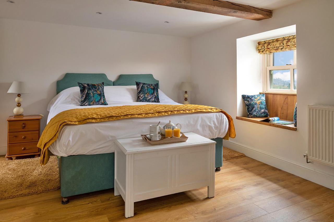 Finest Retreats - Moelis Granary - Luxury Cottage With Hot Tub Llandrillo Экстерьер фото