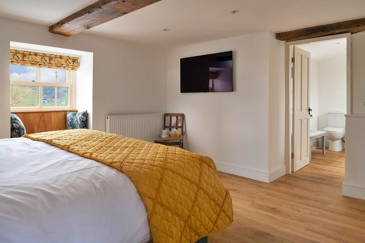 Finest Retreats - Moelis Granary - Luxury Cottage With Hot Tub Llandrillo Экстерьер фото