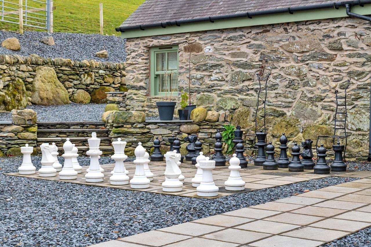 Finest Retreats - Moelis Granary - Luxury Cottage With Hot Tub Llandrillo Экстерьер фото