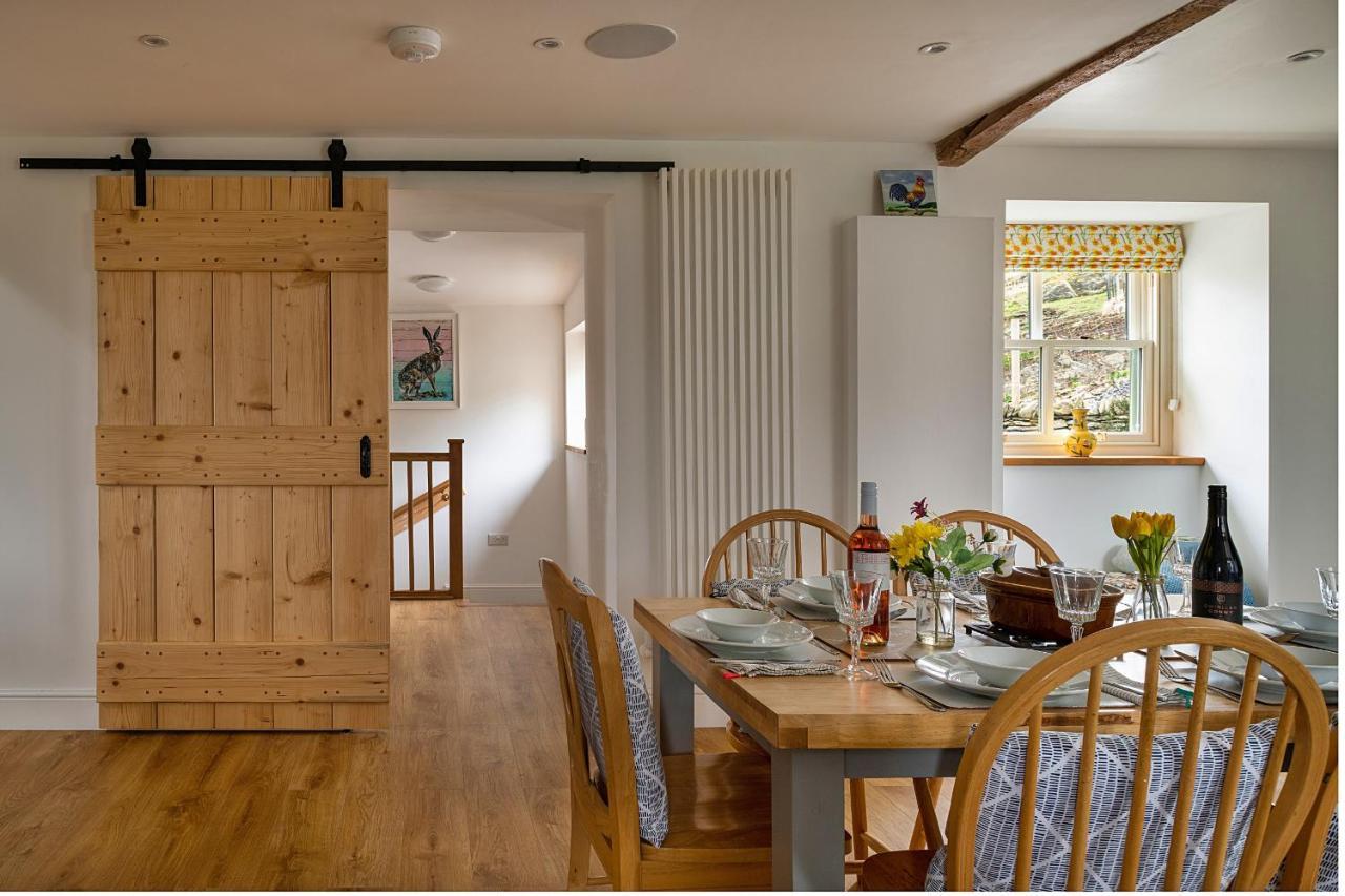 Finest Retreats - Moelis Granary - Luxury Cottage With Hot Tub Llandrillo Экстерьер фото